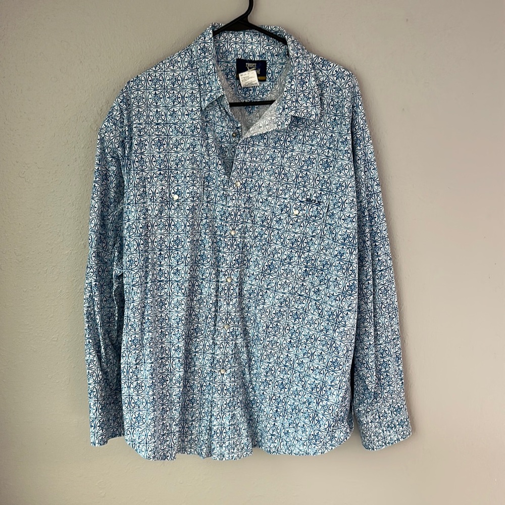 20x by wrangler long sleeved pearl snap shirt. Size XL